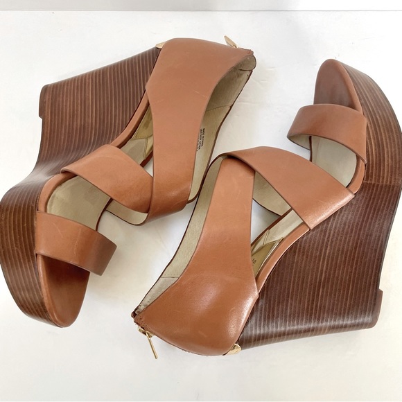 Michael Kors Elena Stacked Leather Wedge Size 8 - Picture 11 of 15